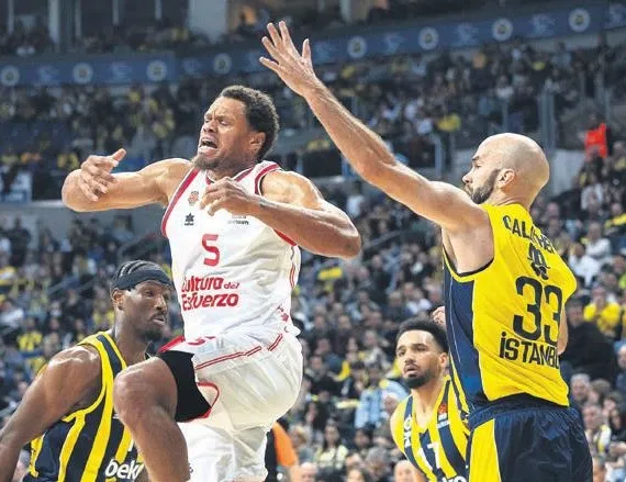Fener şov sürüyor