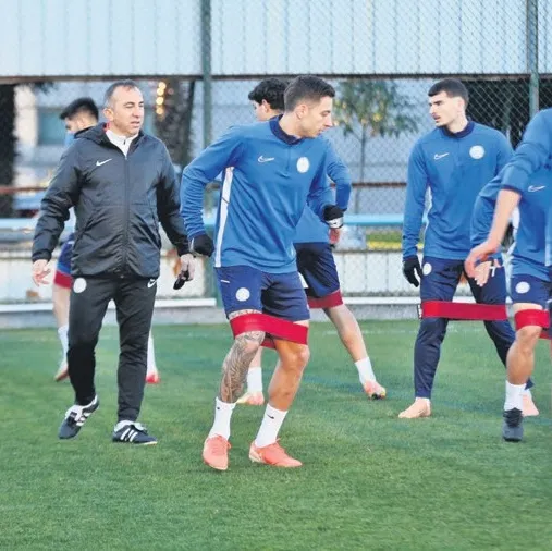 Hücuma dönük bır orta saha bakıyoruz