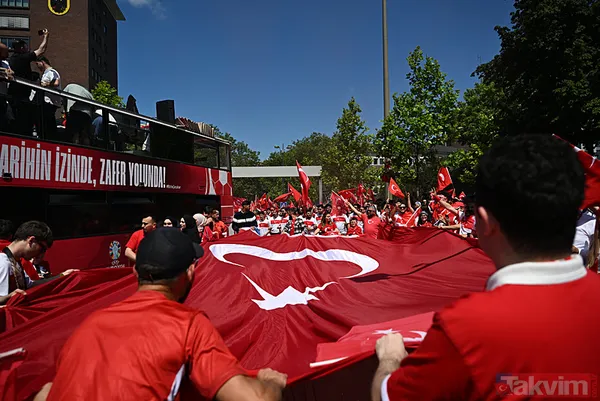Türkiye-Portekiz maçı öncesi Türk taraftarlar Dortmund'u adeta kırmızı beyaza boyadı | Filistin yine unutulmadı - 8