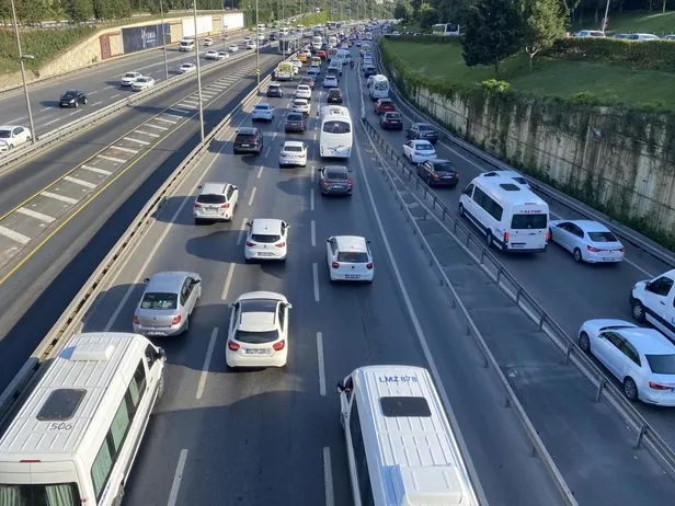 9 günlük bayram tatili dönüşü İstanbul’da trafik yoğunluğu!-2