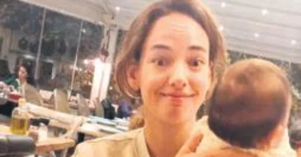 Oyuncu Seda Bakan kızı Leyla'yı yanından ayırmıyor