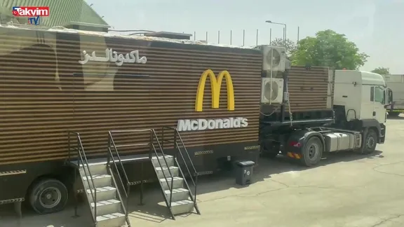 Trump Riyad’da hamburger TIR’ıyla karşılandı!