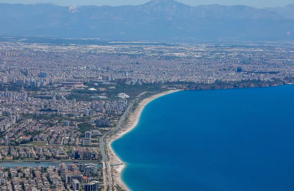 savastan-kacan-ukraynalilara-parasini-konuta-yatirdi-antalyada-ukraynalilarin-konut-alimi-yuzde-80e-ulasti-1650701600931.jpg Savaştan kaçan Ukraynalılara parasını konuta yatırdı! Antalya'da Ukraynalıların konut alımı yüzde 80'e ulaştı-8