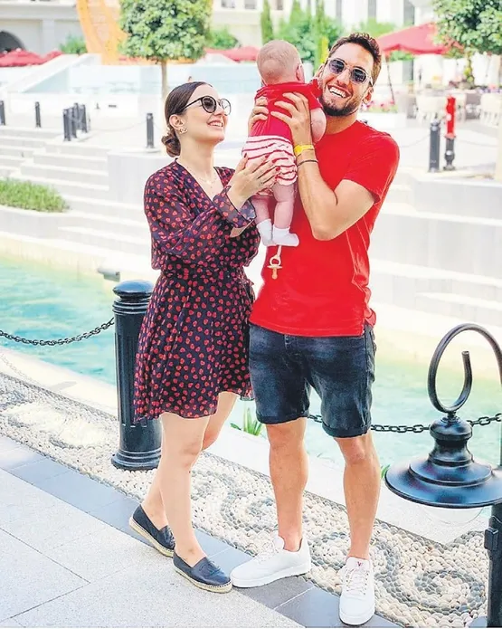 hakan-calhanoglu-kizi-liya-adina-afrikali-minikleri-sevindirdi-1573417548839.jpeg Hakan Çalhanoğlu kızı Liya adına Afrikalı minikleri sevindirdi-2