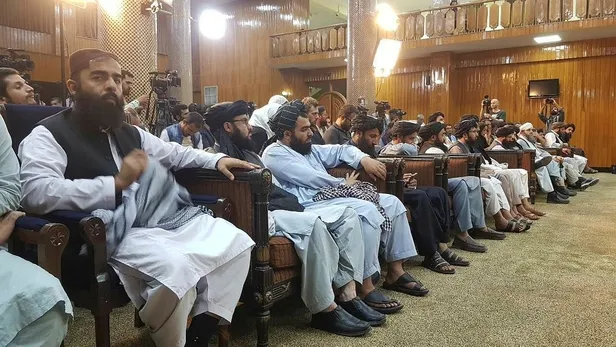 taliban-afganistandaki-gecis-hukumetini-acikladi-hassan-akhund-vekaleten-basbakan-oldu-1631027983916.jpeg Taliban Afganistan'daki geçiş hükümetini açıkladı! Hassan Akhund vekaleten Başbakan oldu!-4