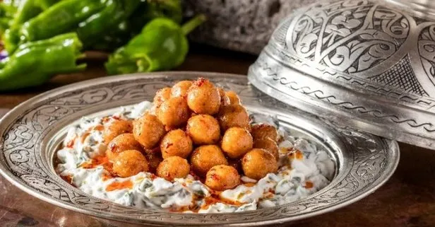 Arap köftesi nasıl yapılır? Pratik ve lezzetli cacıklı Arap köftesi tarifi, malzemeleri!