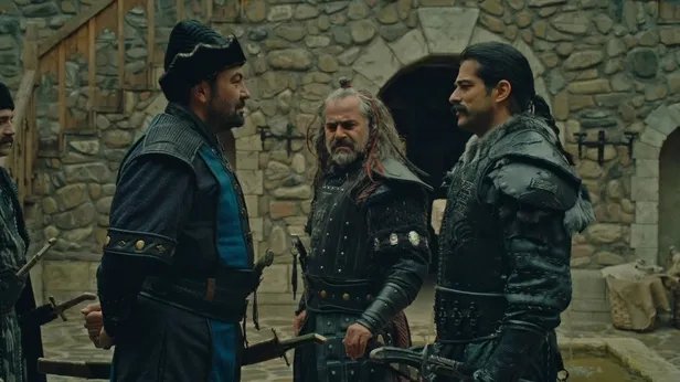 ertugrul-bey-olarak-gelecekken-ters-kose-yapildi-herkes-oyle-zannetse-de-1599317737333.jpg Ertuğrul Bey olarak gelecekken ters köşe yapıldı! Herkes öyle zannetse de...-8
