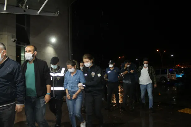 sehit-ailesini-dolandiran-21-kisi-gozaltinda-1592908440412.jpg Şehit ailesini dolandıran 21 kişi gözaltında!-1