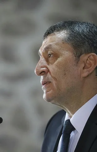 Son dakika: Milli Eğitim Bakanı Ziya Selçuk açıkladı: Okul tatili uzayacak mı?