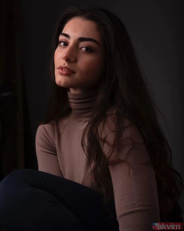 Kuruluş Osman’ın Bala Hatun’u Özge Törer kural bozdu! En doğal halini yakın çekim paylaştı güzelliği ile baş döndürdü - 3