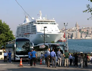 İstanbul'a 4 yıl aradan sonra ilk kruvaziyer gemisi geldi