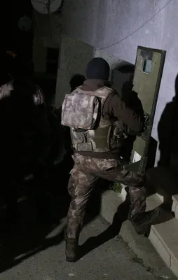 İstanbul'da eş zamanlı FETÖ operasyonu