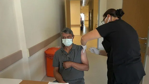 Koronavirüs geçirenler iki doz aşı olabilecek mi? Son dakika gelişmesi-3