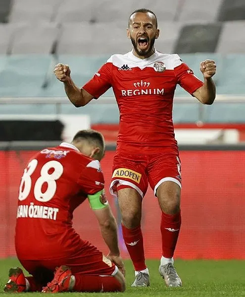 antalyaspor-ziraat-turkiye-kupasinda-finale-kaldi-antalyaspor-2-0-alanyaspor-mac-ozeti-ve-golleri-izle-1616010680285.jpeg Antalyaspor, Ziraat Türkiye Kupası'nda finale kaldı! (Antalyaspor 2-0 Alanyaspor / MAÇ ÖZETİ VE GOLLERİ İZLE)-5