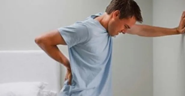 Toplumda sık görülen böbrek taşı sırt ağrısına neden oluyor