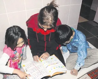 Esi kuma getirdi babası bıçakladı