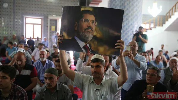 Şanlıurfa Şanlıurfa merkez, Siverek ve Ceylanpınar ilçelerinde de Mursi için gıyabi cenaze namazı kılındı.