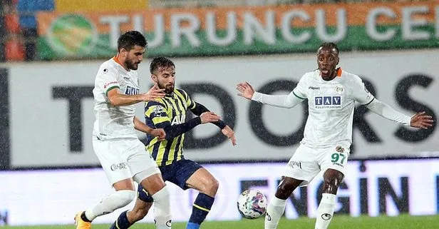 Fenerbahçe hazırlık maçında Alanyaspor’u 4-2 mağlup etti! Jesus’un ikinci yarı 10 oyuncu değiştirmesi dikkat çekti
