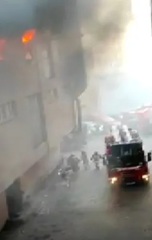 İstanbul Bayrampaşa'da ayakkabı imalathanesinde yangın