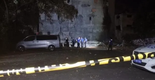 Beyoğlu'nda 3 katlı boş bina çöktü