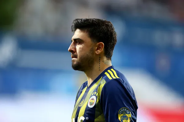 ozan-tufan-icin-hull-city-ile-gorusmelerini-surduren-fenerbahce-kulube-flas-bir-mesut-ozil-teklifi-yapti-1654605748240.jpg