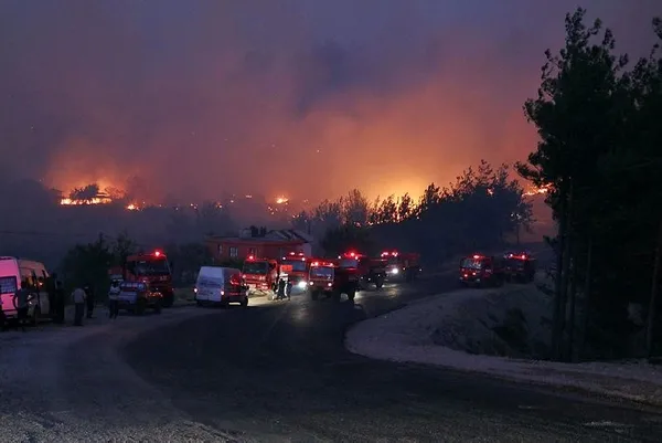 Son dakika: Adana Kozan'da orman yangını! 6 köyde 800 hane boşaltıldı-6
