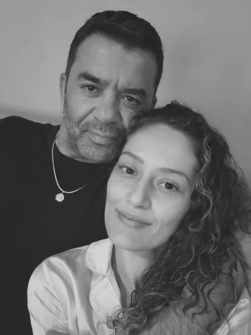 bulent-sakraktan-17-yas-kucuk-sevgilisine-bir-ilan-i-ask-daha-1-yil-kutlamasinda-bilimsel-romantizm-1772699558995.jpg Bülent Şakrak’tan 17 yaş küçük sevgilisine bir ilan-ı aşk daha: 1. yıl kutlamasında bilimsel romantizm-3