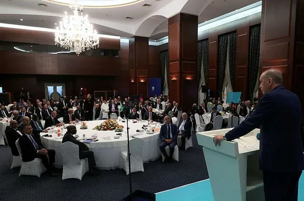 baskan-erdogandan-buyukelcilerle-iftar-programinda-konustu-rusya-ve-ukrayna-arasinda-kalici-baris-saglanmali-f-1650307360484.jpeg Başkan Erdoğan'dan 'Büyükelçilerle İftar' programında konuştu: Rusya ve Ukrayna arasında kalıcı barış sağlanmalı! Flaş Filistin mesajı...-3