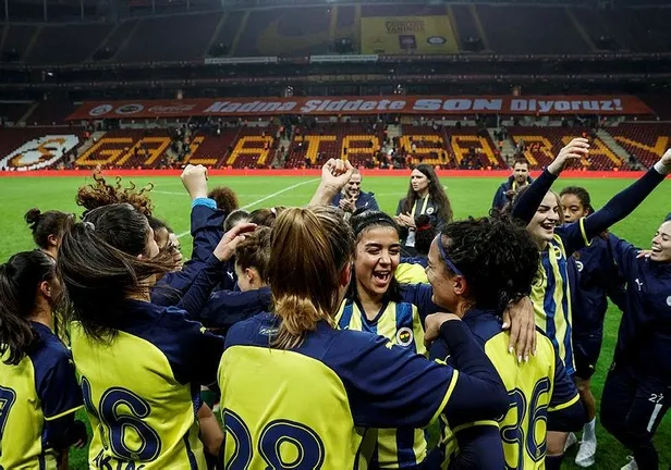 bu-sozler-olay-cikarir-fenerbahce-baskan-vekilli-erol-bilecik-cincona-6-atmistis-siz-7-attiniz-1638905853373.jpeg Bu sözler olay çıkarır! Fenerbahçe Başkan Vekilli Erol Bilecik: 'Cincon'a 6 atmıştık siz 7 attınız-1