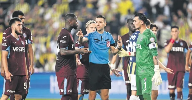 Hafta sonu oynanan maçlarda hakem skandalları zirveye çıktı! Türk futbolu bir kez daha çok sert tartışmaların ortasında kaldı