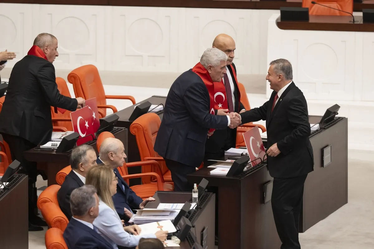 "EMPERYALİSTLERİN PLANLARI TARİHİN ÇÖP TENEKESİNE ATILACAK"-1