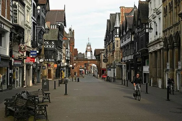 Son dakika: İngiltere'de Kovid-19'dan ölenlerin sayısı 5 bin 373'e yükseldi-1