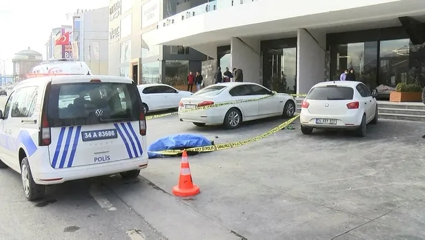 esenyurtta-supheli-olum-genc-kadin-rezidanstan-dustu-1647276313635.jpeg Esenyurt'ta şüpheli ölüm! Genç kadın rezidanstan düştü-2