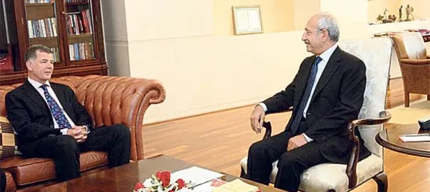 İngiliz elçiden KK'nın kaos yürüyüşüne alkış