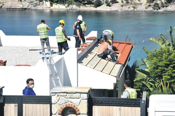 Sözcü yazarı Yılmaz Özdil'in Bodrum'daki villasının kaçak kısımları yıkıldı!-2