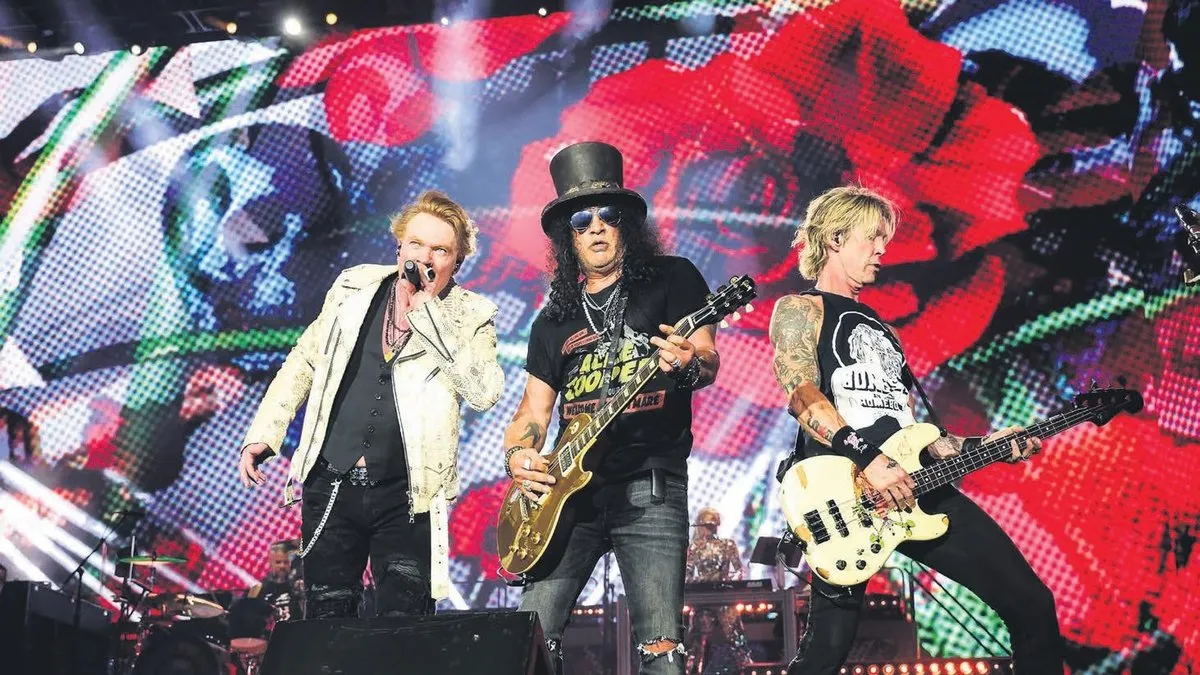 İstanbul'da rock rüzgarı! Ünlüler Guns N' Roses konserin akın etti: Ahmet Minguzzi unutulmadı