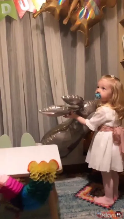 Kuruluş Osman'ın Sofia'sı Alma Terziç'in altın saçlı kızına bakın! Görenleri kendine hayran bıraktı - 15