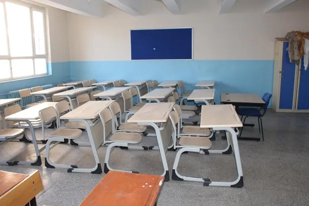 okullar-3-gun-tatil-4-gun-okul-mu-olacak-son-dakika-meb-mahmut-ozer-aciklama-var-mi-1678203471163.jpg MEB- Mahmut Özer açıklama var mı? Dersler 4 gün mü olacak? Okullar 3 gün tatil 4 gün okul mu olacak son dakika?-3