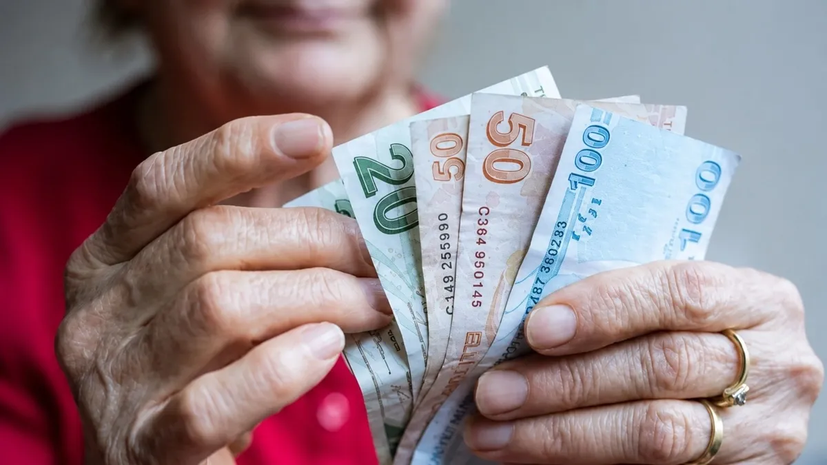 emekli-maaslari-icin-ikinci-zam-tahmini-en-dusuk-maas-ne-olacak-1786693531027.jpg Emekli maaşları için ikinci zam tahmini geldi! SSK ve Bağ-Kur emeklileri ne kadar alacak? TAKVİM tek tek hesapladı-4