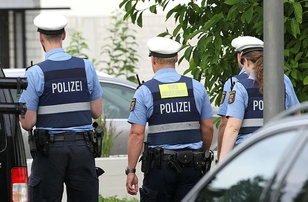 Almanya’da polislerin ırkçılığını ortaya çıkaran araştırma: Bugün Türk avına çıkalım-4