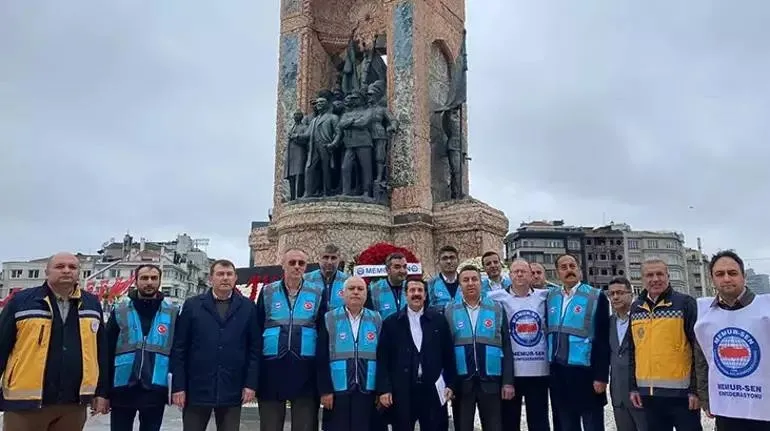 Sendika temsilcileri Taksim'de Gazze unutulmadı! 1 Mayıs provokasyonu: CHP kışkırttı provokatörler kaldırım taşı söküp polise saldırdı-6