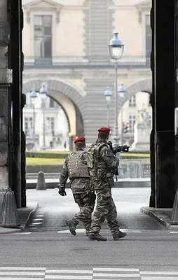 Fransa'da çatışma! Askere ateş açıldı