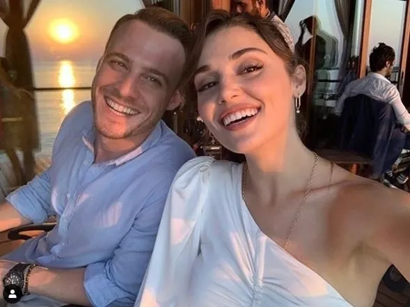 Kerem Bürsin'den aşk bombasına yanıt! Kerem Bürsin'in sevgilisi Melisa Döngel mi yoksa Hande Erçel mi?-4