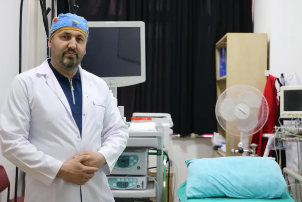 zonguldakta-47-yasindaki-kadin-hastanin-safra-kesesinden-1250-tane-tas-cikti-doktor-taslarla-kendi-adini-yazdi-1652767033756.jpg Zonguldak'ta 47 yaşındaki kadın hastanın safra kesesinden 1250 tane taş çıktı! Doktor taşlarla kendi adını yazdı-2