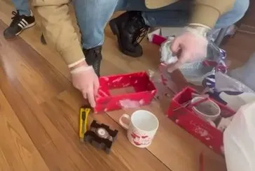 Hediyelik eşya kutusunda sahte pasaport