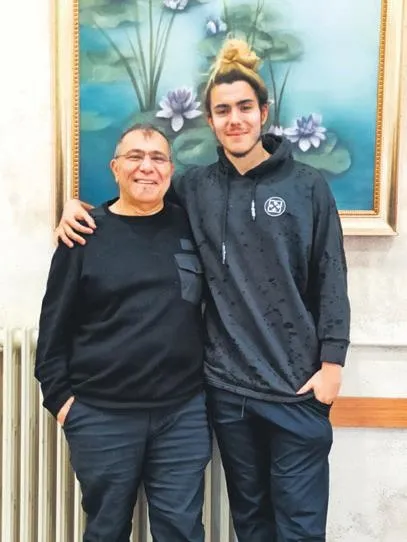 Güzel oyuncu Dilan Çiçek Deniz koronavirüs aşısı olacak-14