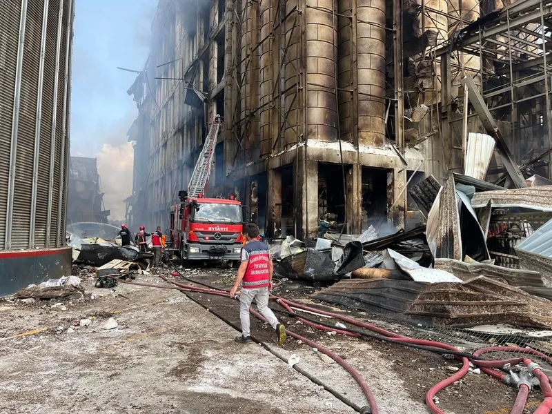 Sakarya'da makarna fabrikasında patlama! Hayatını kaybeden işçinin kimliği belli oldu... 30 yaralı var-10