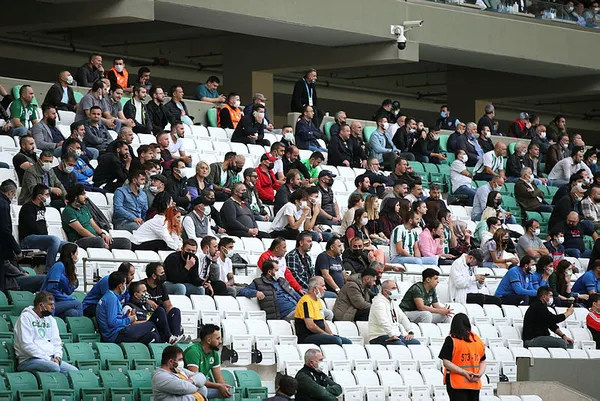giresunspor-evinde-caykur-rizesporu-maglup-etti-rizespor-ates-hattina-dustu-1634388363120.jpg Giresunspor evinde Çaykur Rizespor'u mağlup etti! Rizespor ateş hattına düştü-6