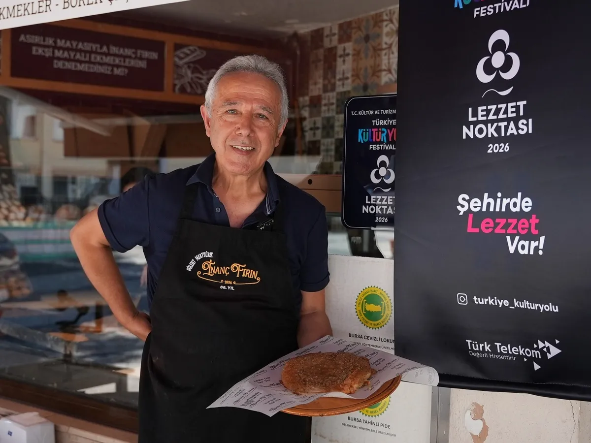 1783239136266.jpeg Bursa Kültür Yolu Festivali'nde gastronomi şöleni! Asırlık tatlar ilgi odağı oldu-6