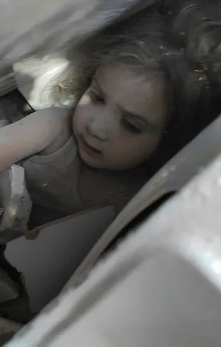 SON DAKİKA: Ayda Gezgin ve Elif Perinçek enkazın altında nasıl hayatta kaldı? İşte Türkiye'ye umut olan mucizelerin detayları...